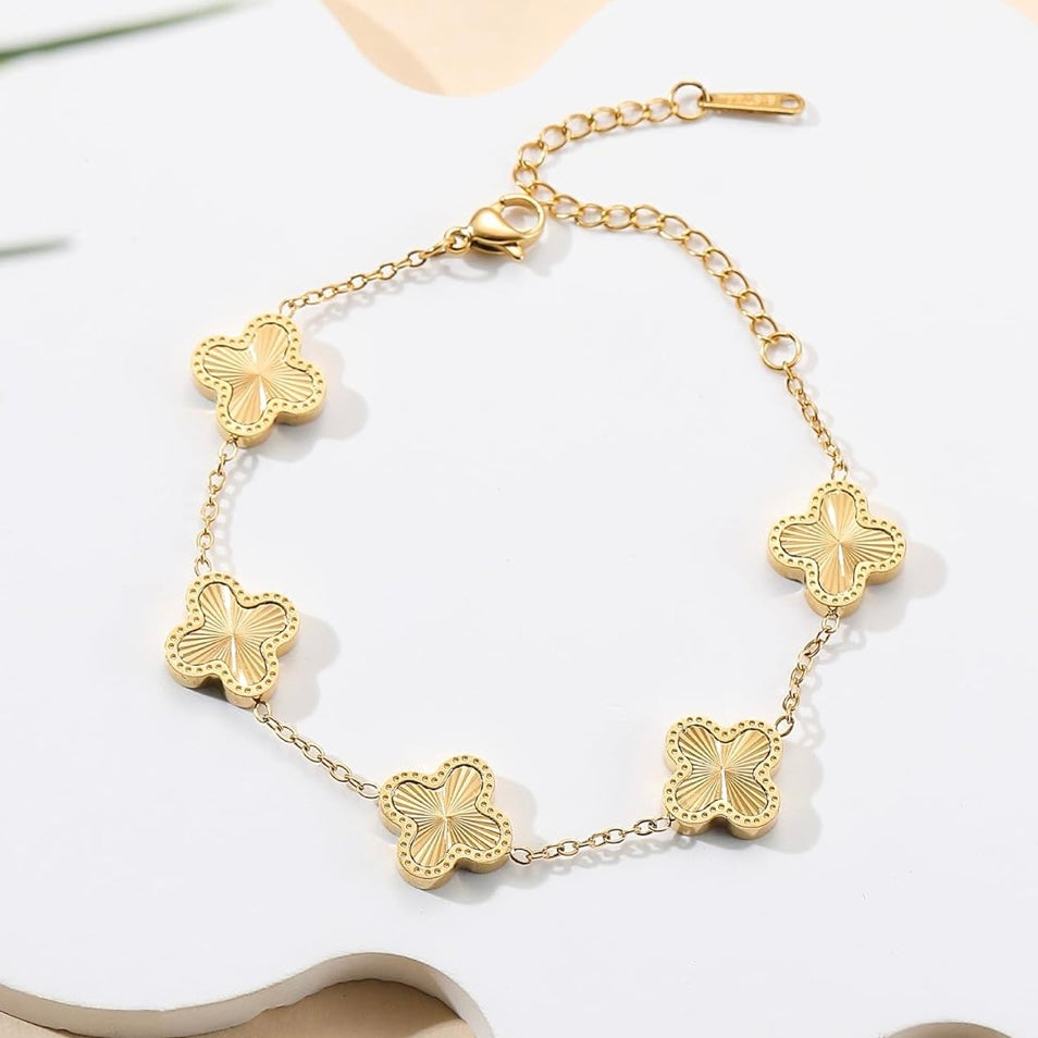 LUXXKING GOLD CLOVER BRACELETS