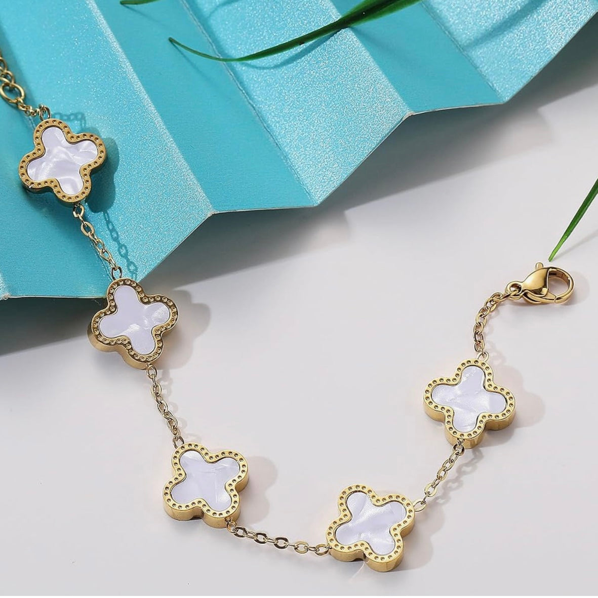 LUXXKING GOLD CLOVER BRACELETS